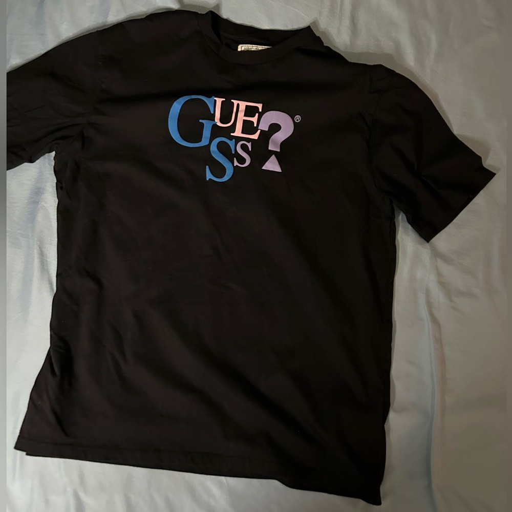 GUESS MENS TSHIRT